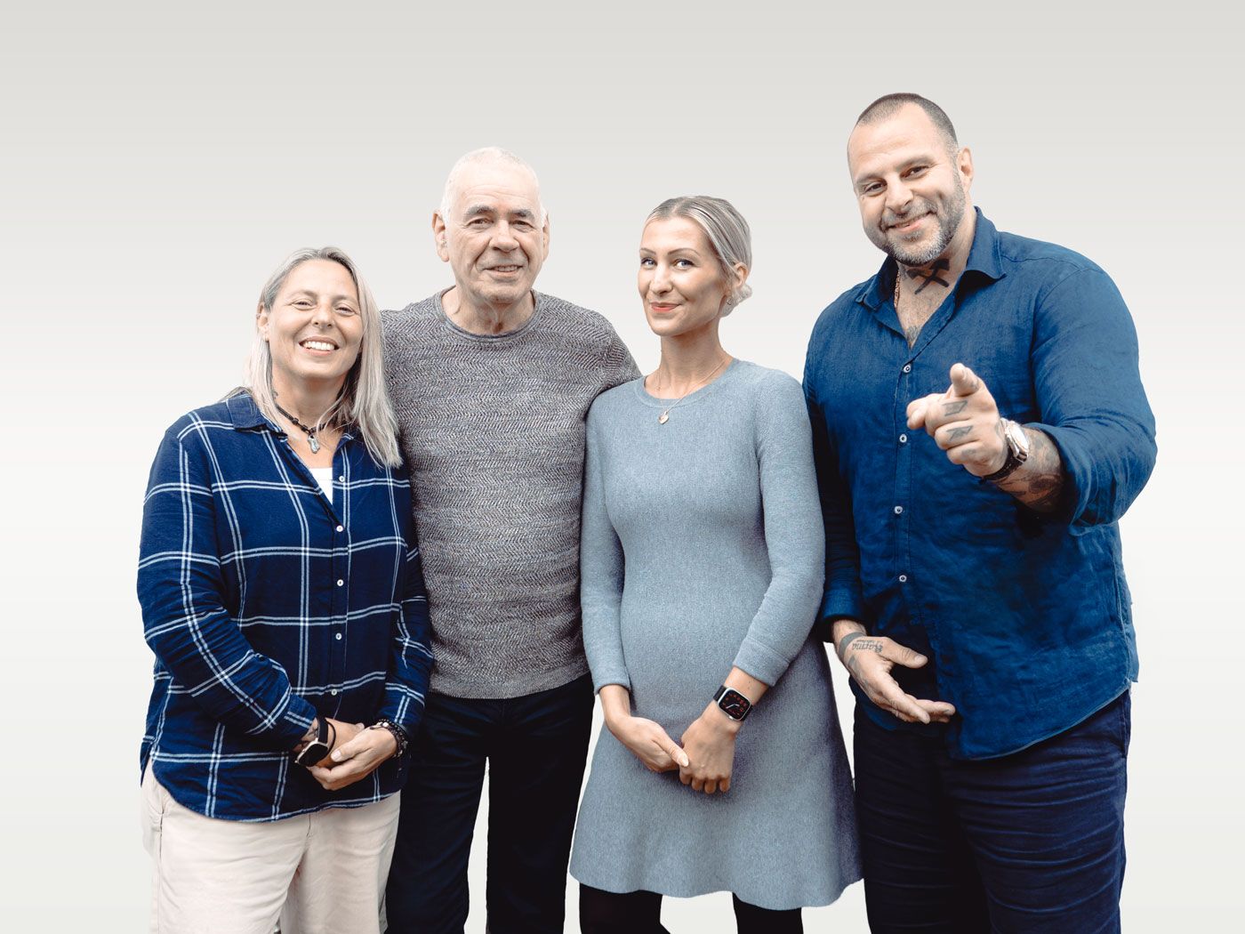 Das Team von Donnerschlag schaut fröhlich in die Kamera